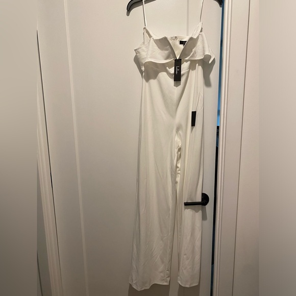 Lulus off the shoulder white jumpsuit size small - Picture 2 of 3